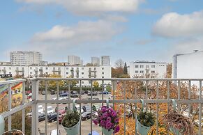 Gdynia Świętojańska Apartment by Renters