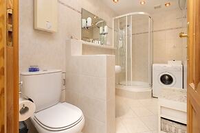 Gdynia Świętojańska Apartment by Renters