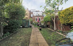 Stunning Riverside 1-bed Apartment in North London