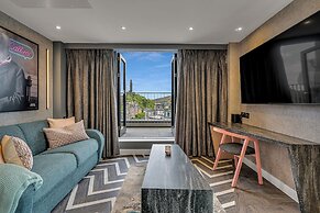 Roomzzz Edinburgh