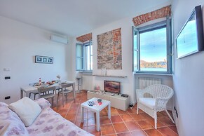 Incanto Sul Lago Pied Dans L' Eau