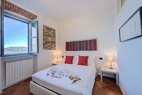 Incanto Sul Lago Pied Dans L' Eau