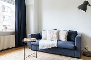 1br apartment with patio in Lauttasaari