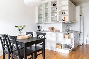 1br apartment with patio in Lauttasaari