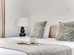 Sanders Only - Charming 2-bdr Apt With Balcony