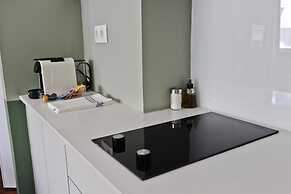 Gin o Clock in Lisbon - by Misha s Place 3A