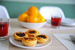 Gin o Clock in Lisbon - by Misha s Place 3A