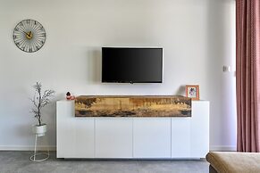 Imperial Apartment with Private Pool