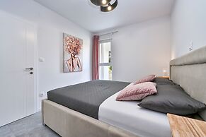 Imperial Apartment with Private Pool