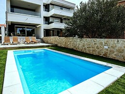 Imperial Apartment with Private Pool