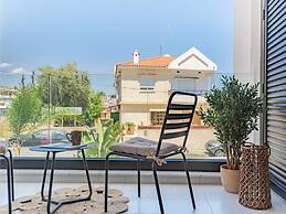 Sanders Only - Ideally Planned Studio With Balcony