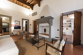 Porta Rossa Modern by Mmega