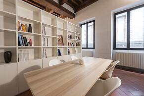 Porta Rossa Modern by Mmega