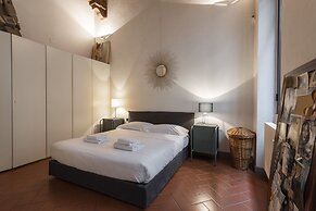 Porta Rossa Modern by Mmega