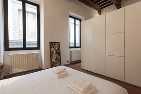 Porta Rossa Modern by Mmega