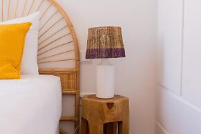 President Pais Apartment