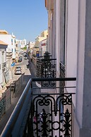 President Pais Apartment