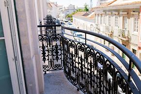 President Pais Apartment