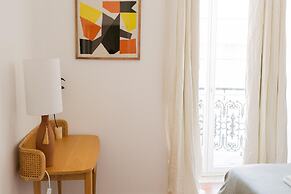 President Pais Apartment