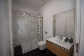 President Pais Apartment