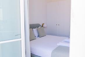 President Pais Apartment