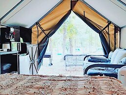 6 Blue River Camp - Glamping Cabin