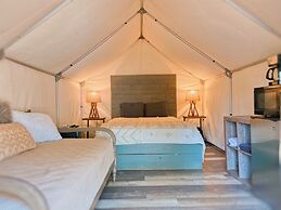7 Blue River Camp - Glamping Cabin