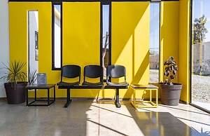 CHECK INN HOSTAL AEROPUERTO GDL - Hostel