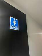 CHECK INN HOSTAL AEROPUERTO GDL - Hostel