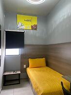 CHECK INN HOSTAL AEROPUERTO GDL - Hostel
