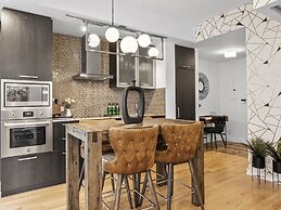 Stallion Suites Opp CN Tower & Scotiabank Arena