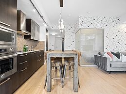 Stallion Suites Opp CN Tower & Scotiabank Arena