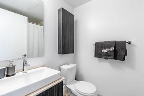 Stallion Suites Opp CN Tower & Scotiabank Arena