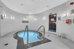 Stallion Suites Opp CN Tower & Scotiabank Arena