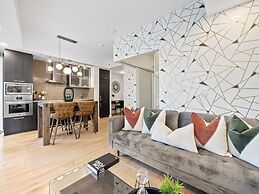 Stallion Suites Opp CN Tower & Scotiabank Arena