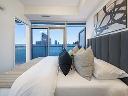 Stallion Suites Opp CN Tower & Scotiabank Arena
