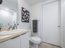 Stallion Suites Opp CN Tower & Scotiabank Arena