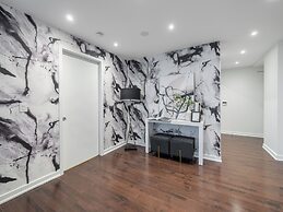 Stallion Suites Opp CN Tower & Scotiabank Arena