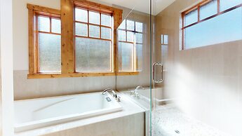 Graystone #2024 4 Bedroom Home by RedAwning