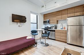 Chicago Second Floor Studio by 747 Lofts