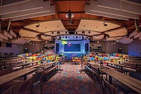 Seaside 8-person Caravan at Rockley Park