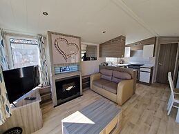Seaside 8-person Caravan at Rockley Park