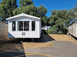 Beautiful 3-bed Caravan at Rockley Park Poole