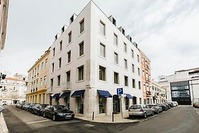 Lady Madonna in Lisboa Ciudad