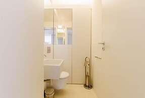 Lady Madonna in Lisboa Ciudad