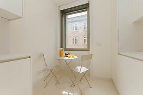 Lady Madonna in Lisboa Ciudad