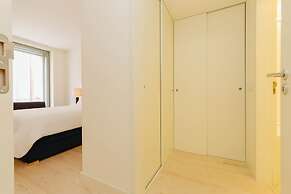 Lady Madonna in Lisboa Ciudad