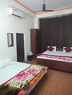 Goroomgo Varanasi Paradise Varanasi