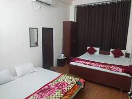 Goroomgo Varanasi Paradise Varanasi