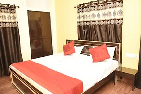 Goroomgo Varanasi Paradise Varanasi